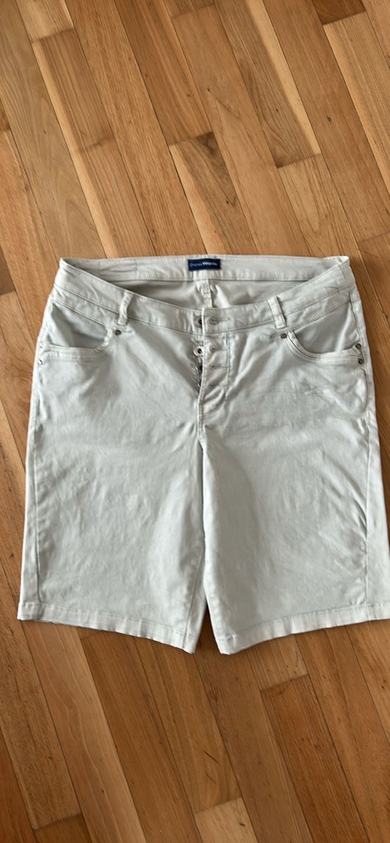 Hosen: Schöne Damen Sommer-Bermudas, Grösse 40 – Gebraucht aus St. Urban von uschi73