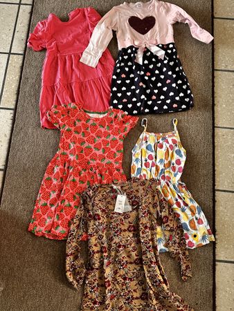 5 Sommerkleider Gr. 122/128