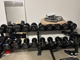 Kurzhantel Dumbbell 12-30kg Hantelablage