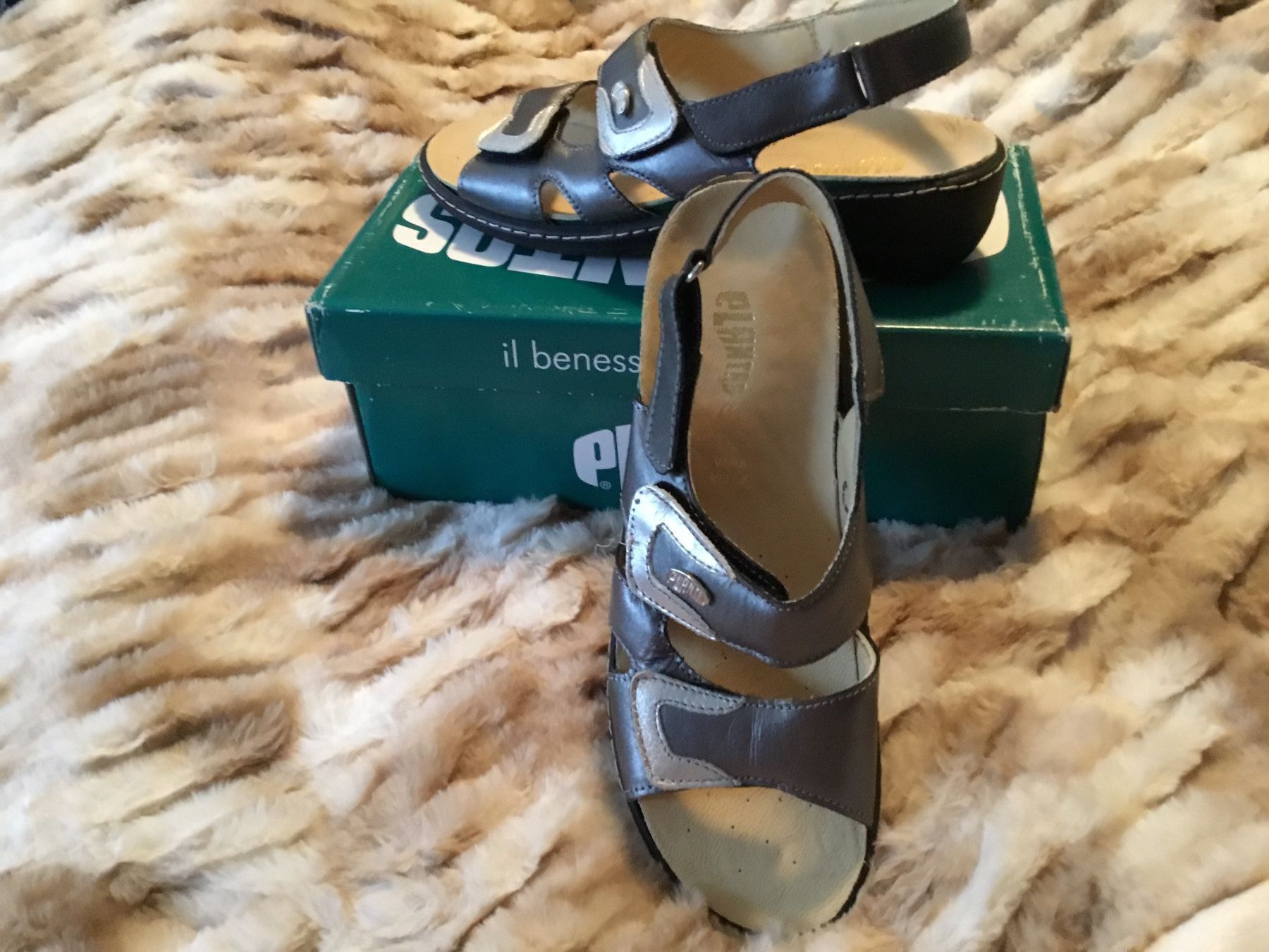 Scholl Damenschuhe: Sandales confort réglables pt 40 – Neu und originalverpackt aus Le Landeron von nic_8hd5 3