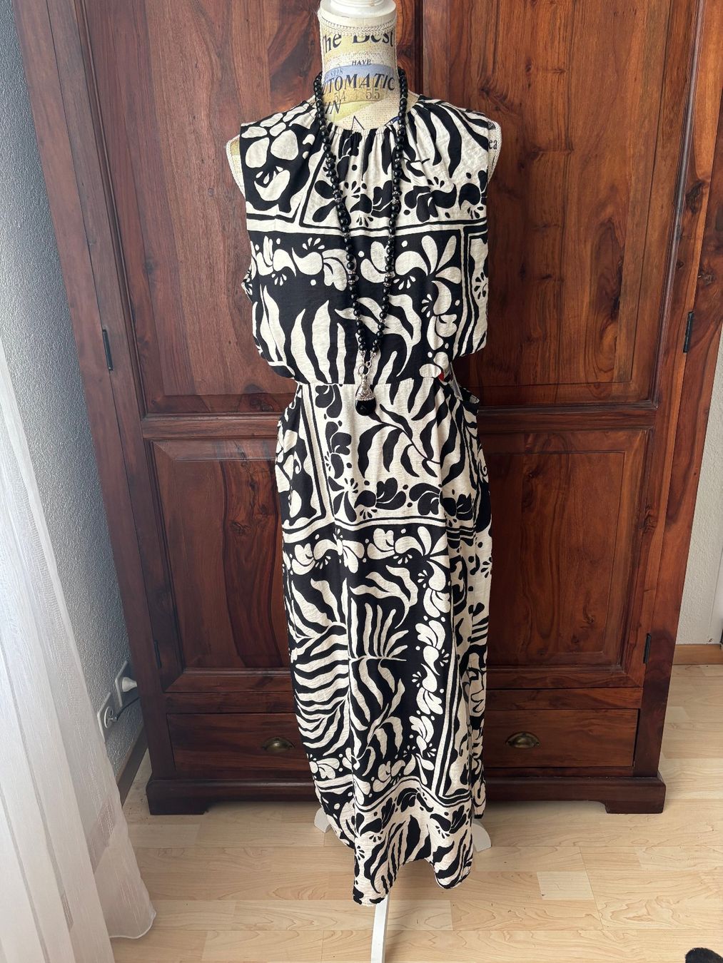 Mango Vestiti: MANGO Cut out Kleid neuwertig – Nuovo (secondo la descrizione) da Merishausen venduto da yourdream