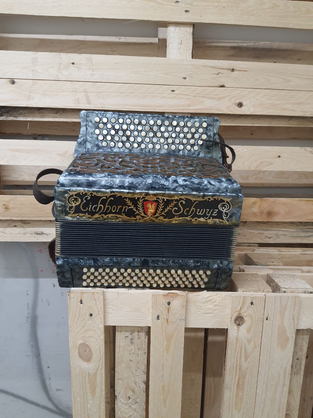 Eichhorn Strumenti musicali: accordéon chromatique Eichhorn C... a restaurer – Usato da Pont-de-la-Morge venduto da Mirabelle0