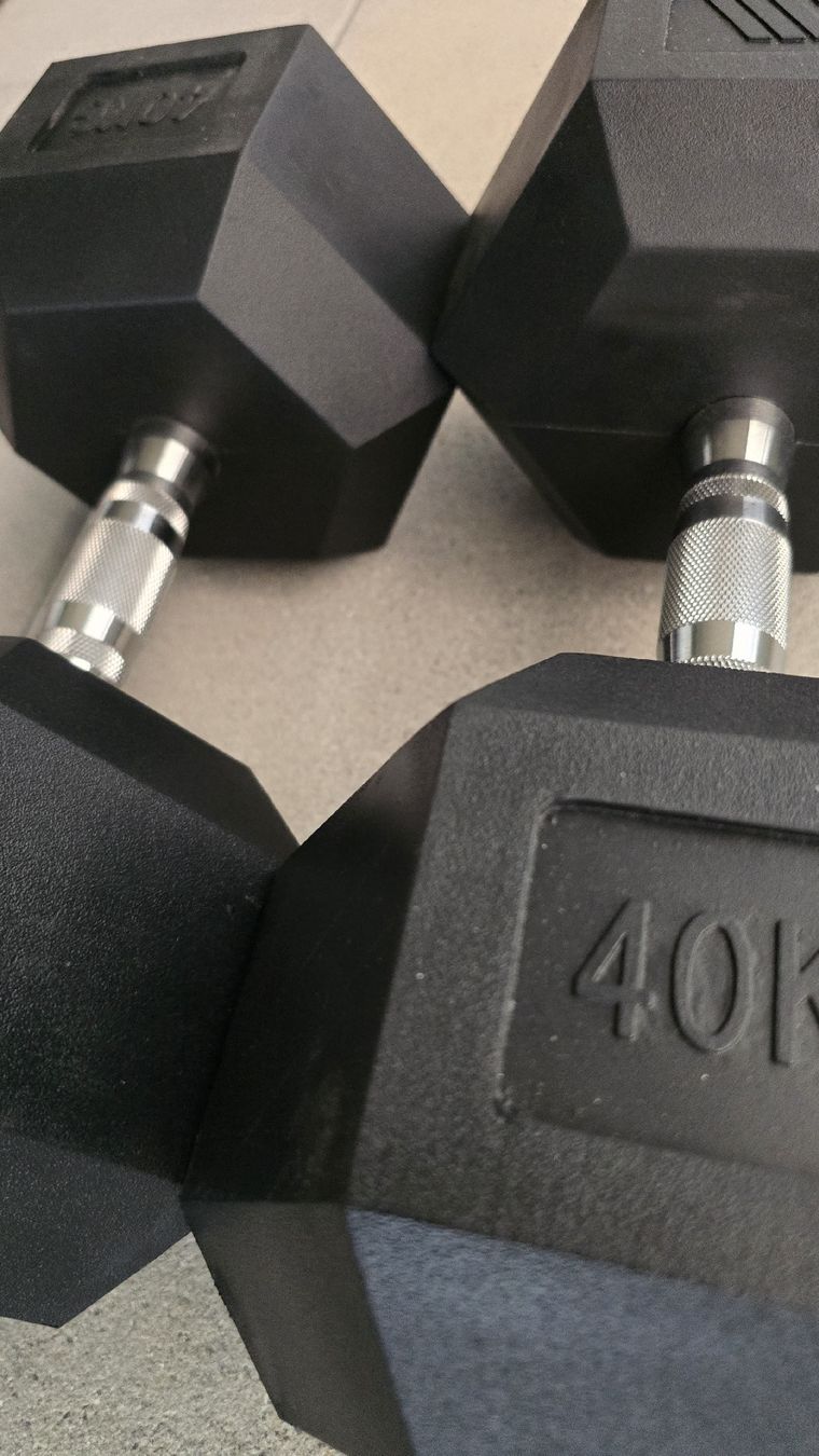 Manubri & Pesi: 40kg Kurzhanteln – Usato da Baldegg venduto da tse_xqc5