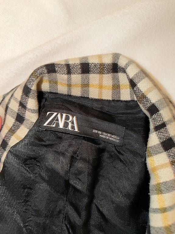 Cappotti: Karierter Mantel von Zara – Usato da Oberburg venduto da ab22q 1