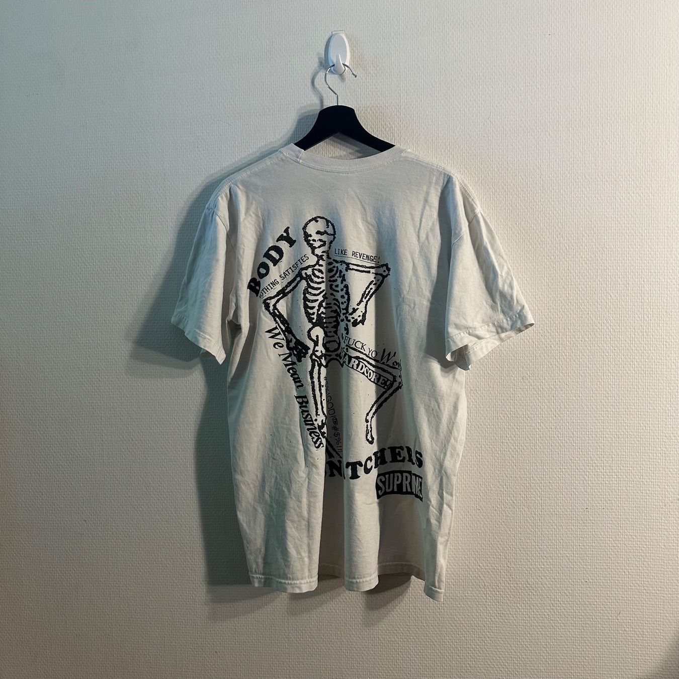 Supreme T-shirt: Supreme Tshirt (White) – Nuovo (secondo la descrizione) da Bern venduto da gia_jqj7 1