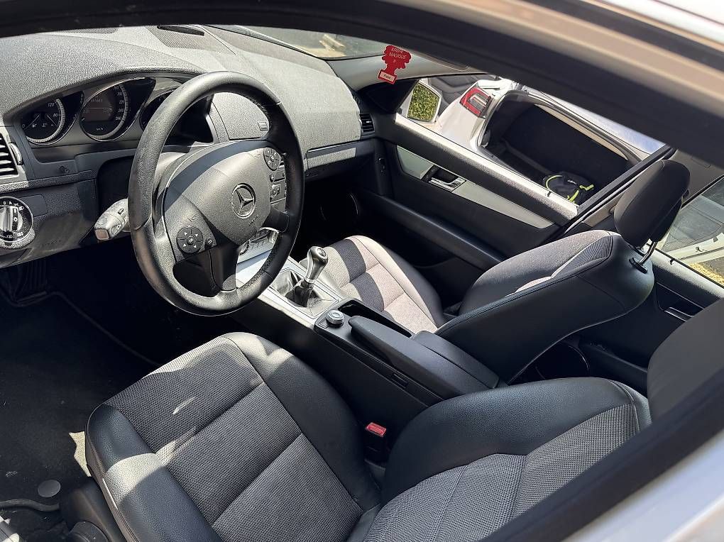 Autos: MERCEDES-BENZ C 200 Kompressor – D'occasion à Thônex par nefs 4