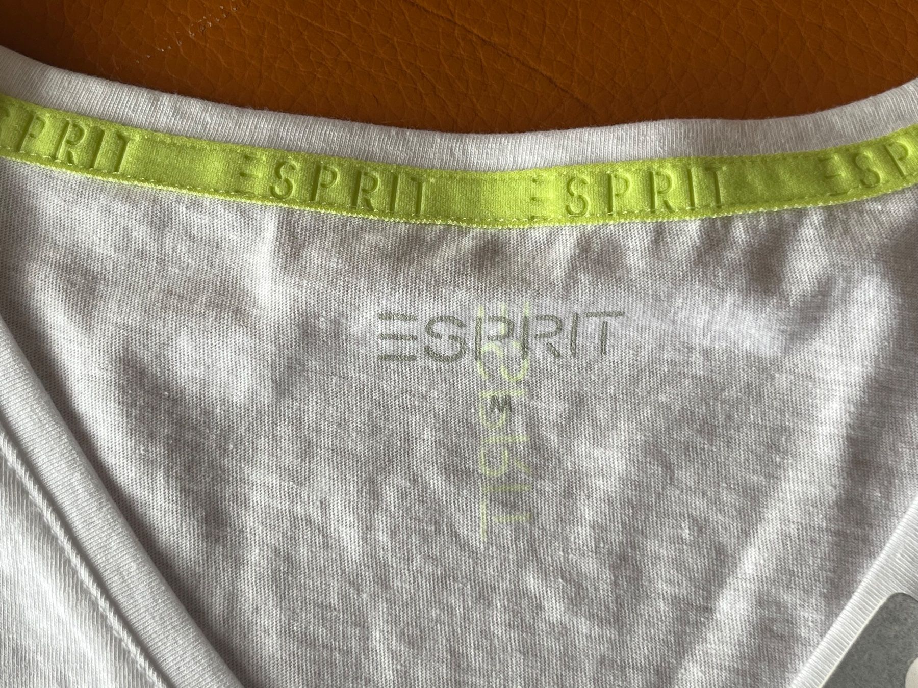 Esprit T-Shirts: Esprit Damen-T-Shirt: Größe M – Gebraucht aus Tafers von JP911 2