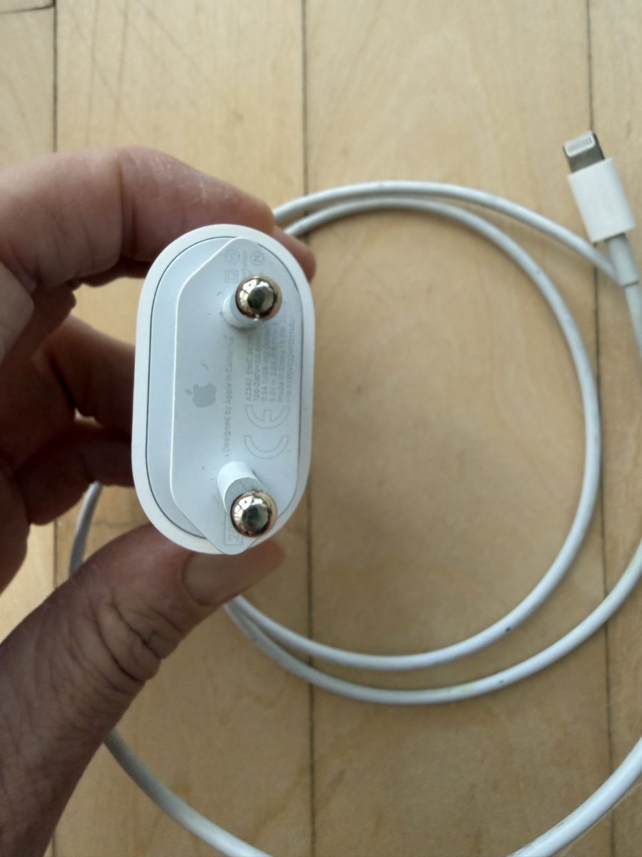 Apple Câbles: Apple Stecker und Kabel  – D'occasion à Uster par Schangnau87 5