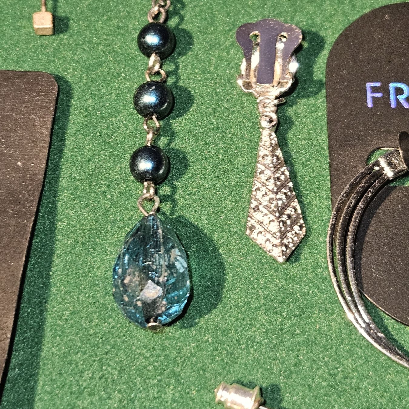 Altri gioielli: Schmuck-Konvolut, Ohrringe, Broschen, Modeschmuck, Silber, – Usato da Kriens venduto da gra_fhn7 2