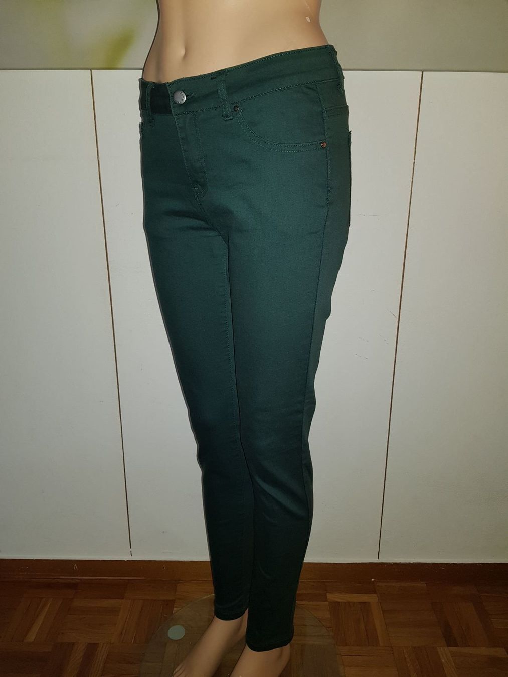 Jeans: Jeans CHICOREE    Taille/Grosse S – Usato da Cossonay-ville venduto da Super-Price-Quality 4