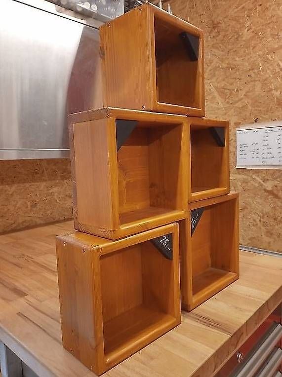 Scaffali: Displayregal - ideal für stilvollen Keller oder Showroom – Usato da Zollikerberg venduto da PurchaseOrder 3