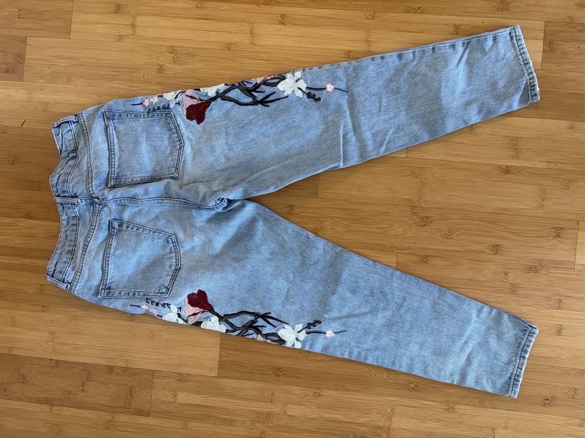 Topshop Jeans: Top Shop Jeans mit Blumen – Gebraucht aus Binz von sop_p2vf 2