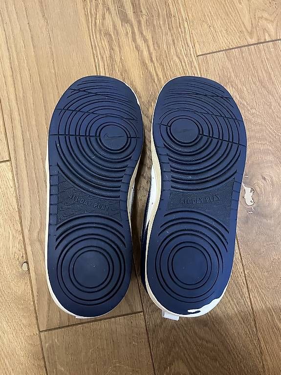 Nike Scarpe da uomo: NIKE SNEAKER BLAU WEISS EU 39 – Usato da Ottoberg venduto da yvonne.graenacher 3