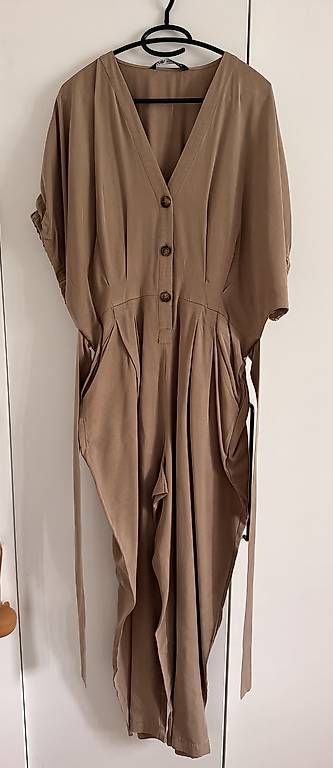 Tute: ZARA JUMPSUIT MIT V-AUSSCHNITT – Usato da Zollikofen venduto da lili.j 2