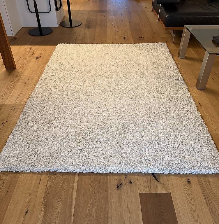 Tapis: Flauschiger Teppich – D'occasion à Gisikon par Sterena