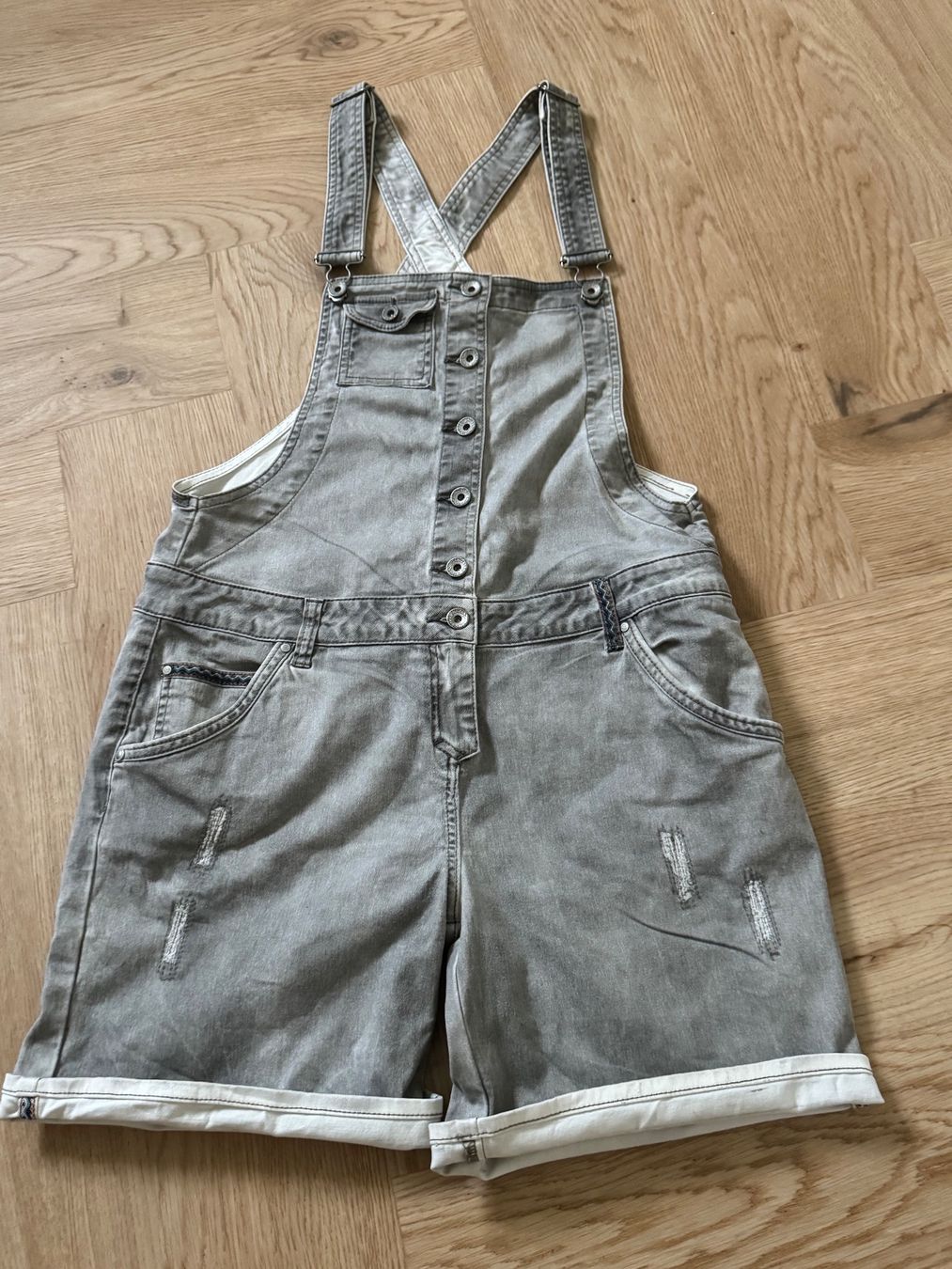 Jumpsuits: NILE LATZHOSE KURZ GR. S – Gebraucht aus Walperswil von So1me25 2