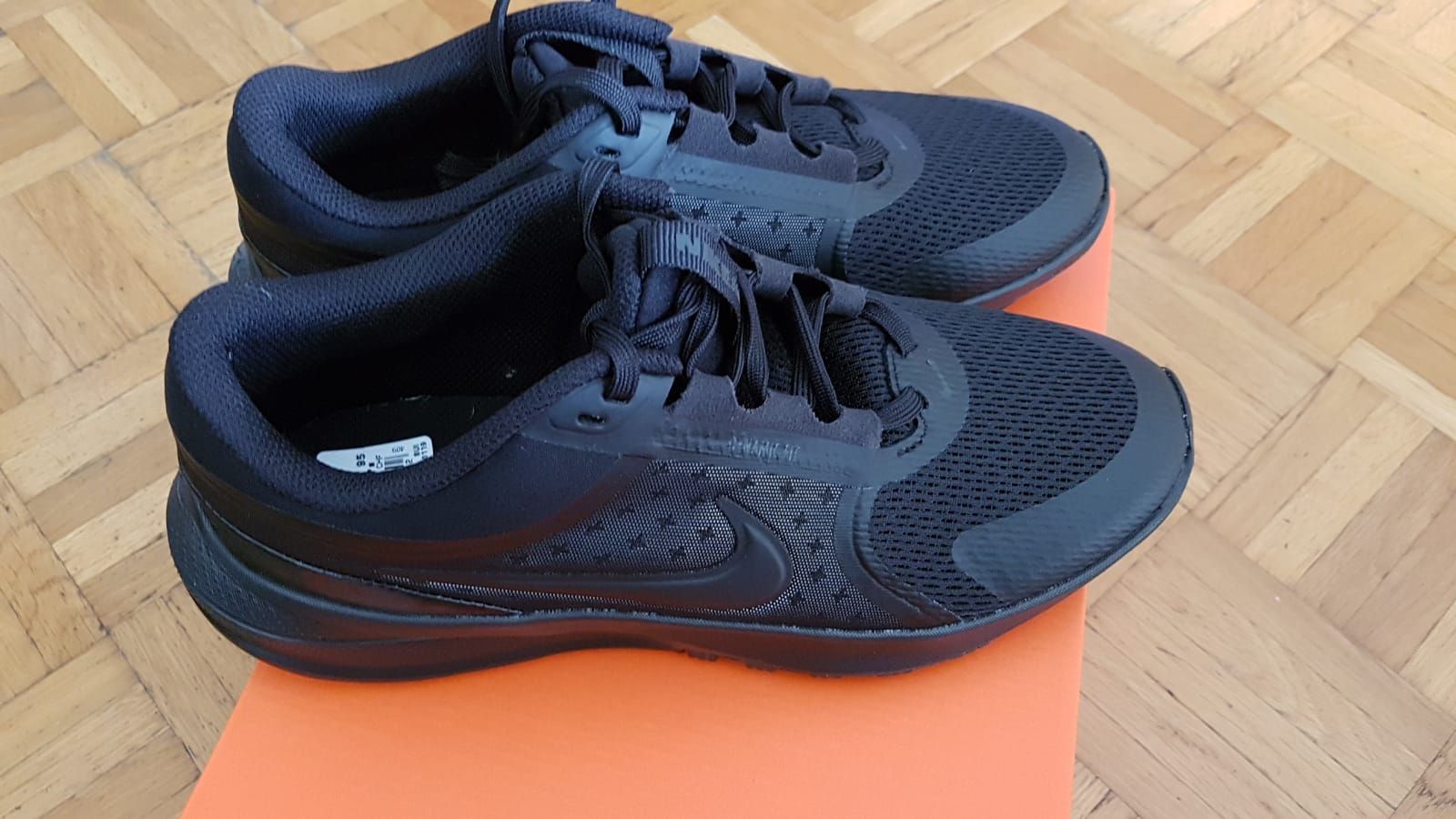 Nike Scarpe da uomo: Nike STAR RUNNER 5 GS,Gr.38 – Nuovo e nell'imballaggio originale da Zürich venduto da ata_c8nh 2