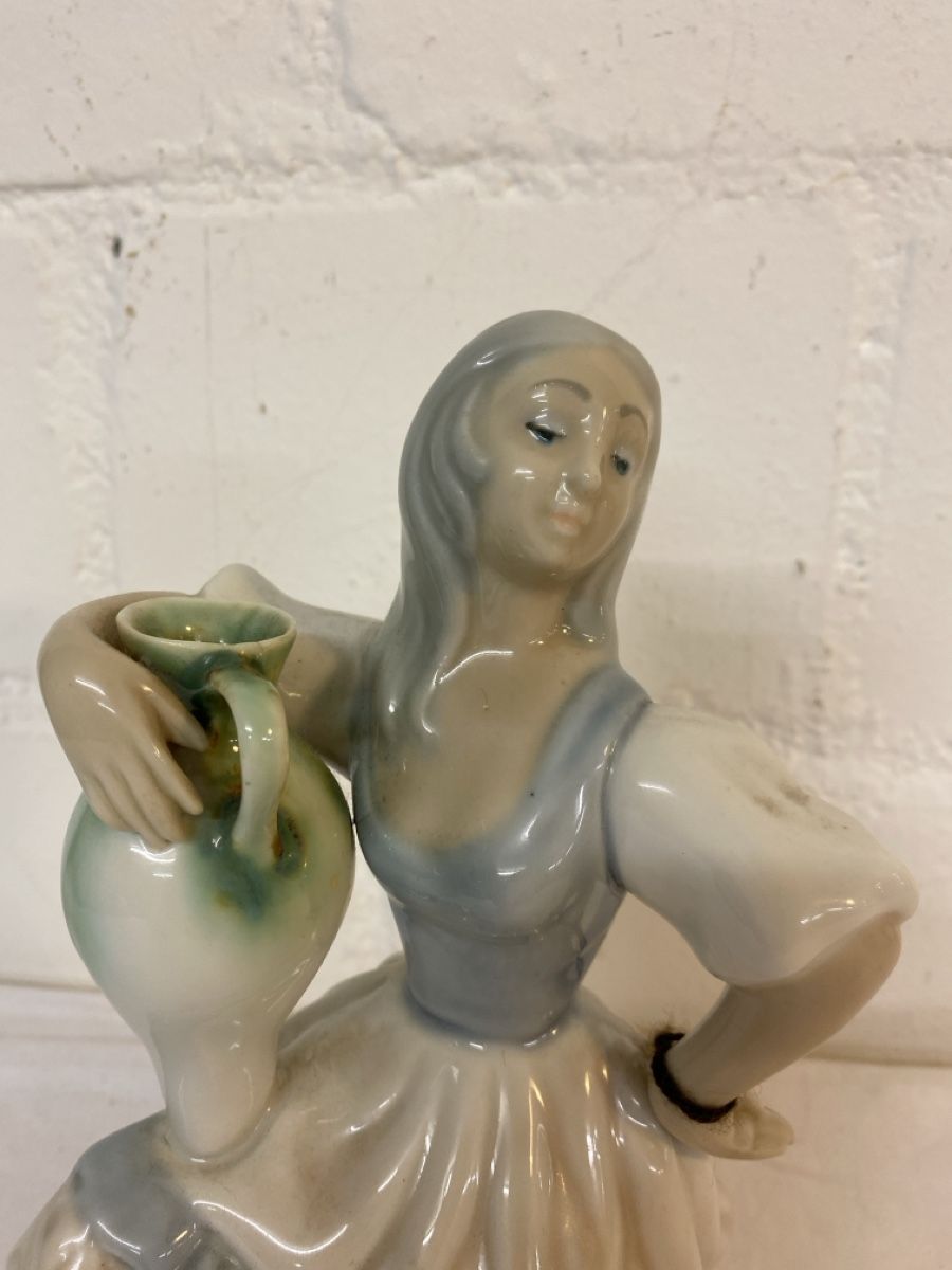 Skulpturen & Statuen: Schöne Porzellanfigur, Wasserträgerin – Gebraucht aus sursee von trilli-tralli 3