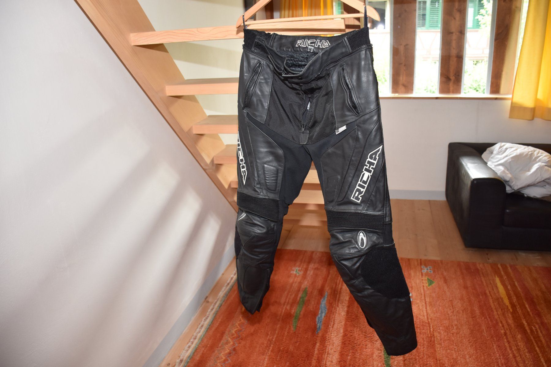 Pantaloni: MOTORRAD HOSE RICHA GRÖSSE 52 – Usato da Seuzach venduto da Ladina3