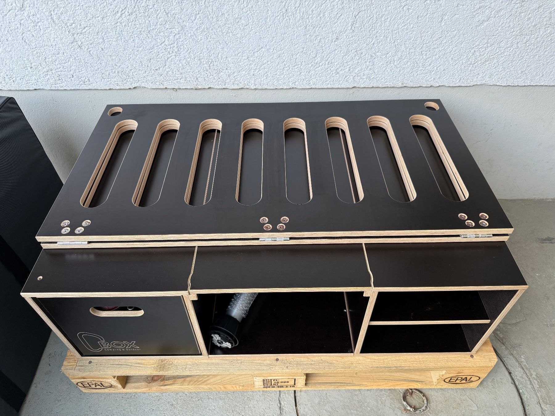 Altri accessori per camping: Camping-Box mit Tischfusssystem, Klappmatratze und Gaskocher – Nuovo (secondo la descrizione) da Winterthur venduto da aykiva 2