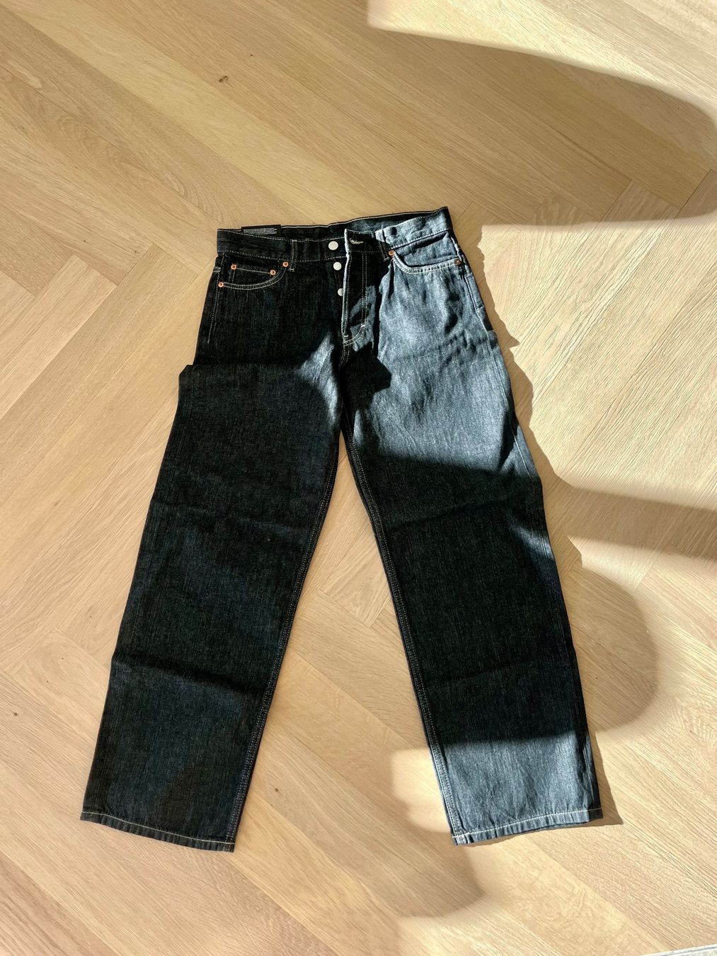 Weekday Jeans: Weekday SPHERE Jeans, taille 28/32,  Neuf – Nuovo e nell'imballaggio originale da St-Blaise venduto da Yeeppp 3