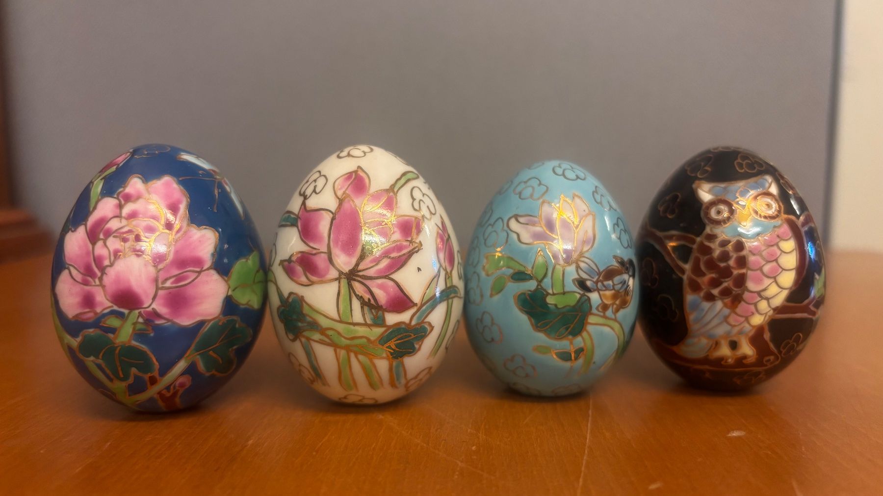 Statuette: "Chinese Cloisonne egg`s" & Sodalithe Ei. – Usato da Münchenstein venduto da tsp01