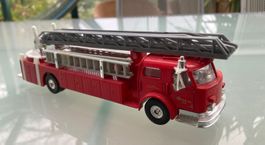 Feuerwehrauto American La France Ladder Truck ca. 1:60