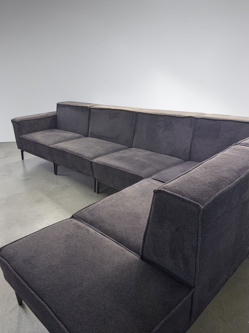 Divani: Modernes Ecksofa dunkel grau – Usato da Bachenbülach venduto da Sofalab.swiss 2