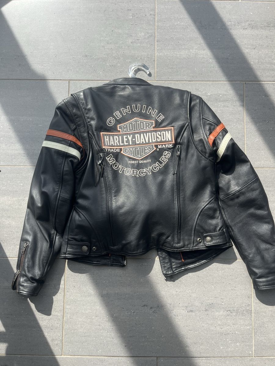 Harley-Davidson Vestes: Lederjacke Harley Davidson gr.M mit inlet – D'occasion à Niederönz par mei_x8wv 2