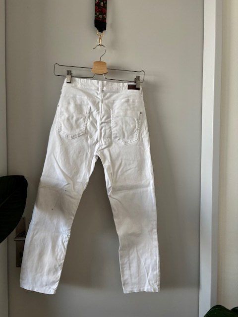 H&M Jeans: Weisse Skinny Jeans – Gebraucht aus Zürich von CoCos_Closet 2