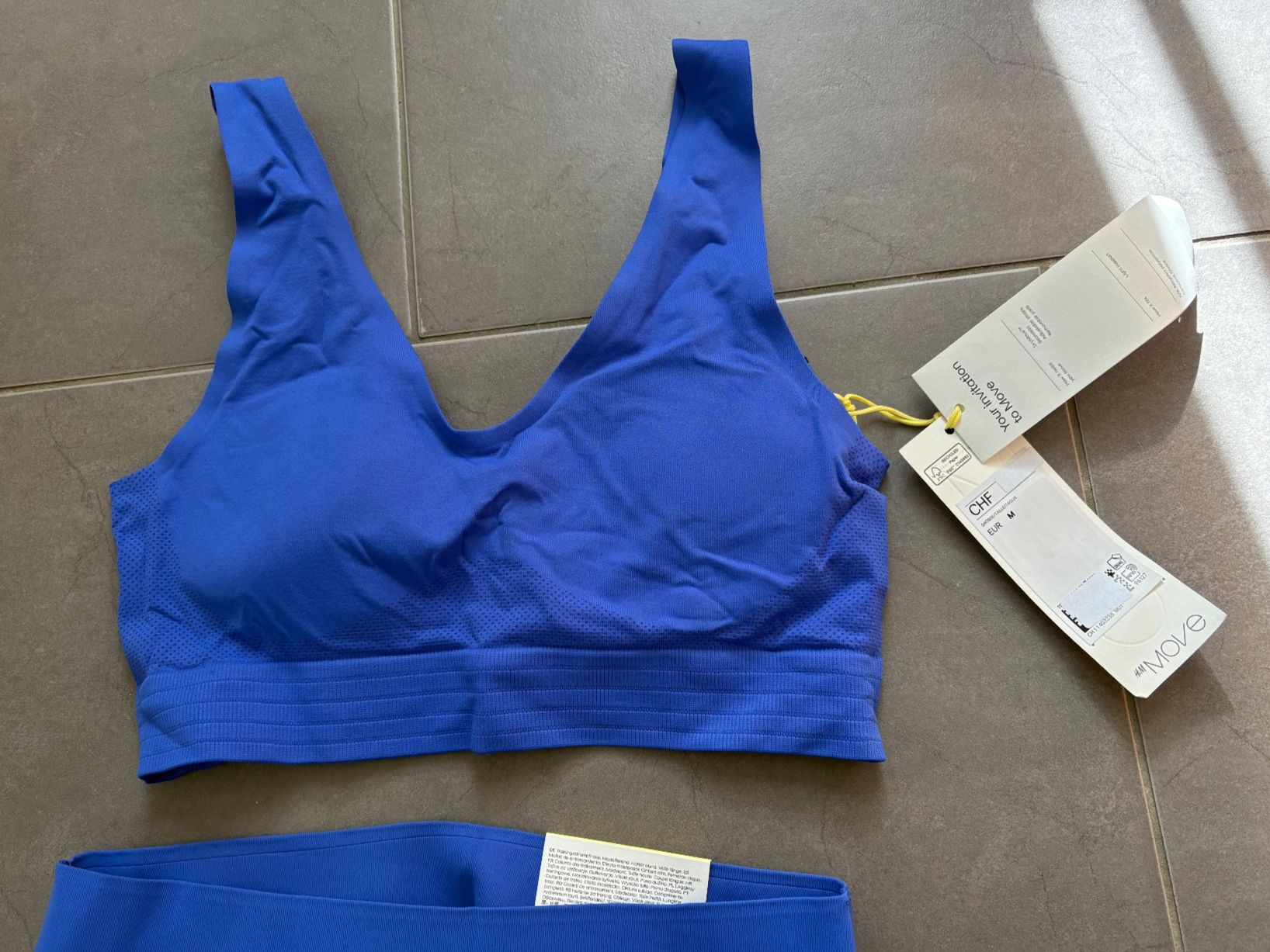 H&M Lotti di vestiti: H&M Sport Set // Grösse M – Nuovo e nell'imballaggio originale da Brittnau venduto da Arves 2