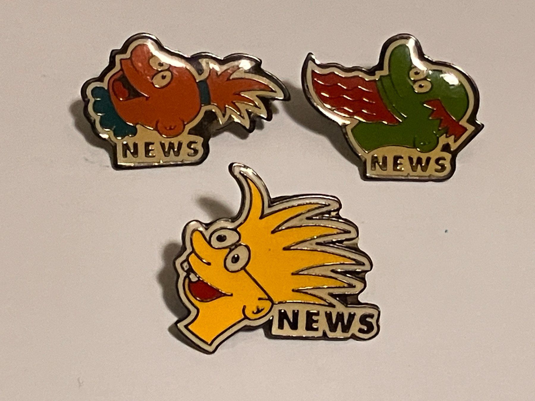 Placchette & Badge: 3 Pin News – Usato da Basel venduto da djwwpp