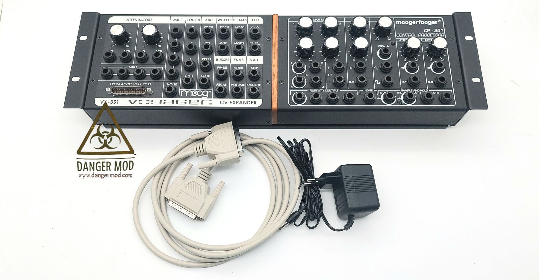 Moog Musikinstrumente: Pack Moog VX-351 & CP-251 - rack 3U (câbles inclus) – Gebraucht aus Villars-sur-Glâne von SwissTrendyStore 5