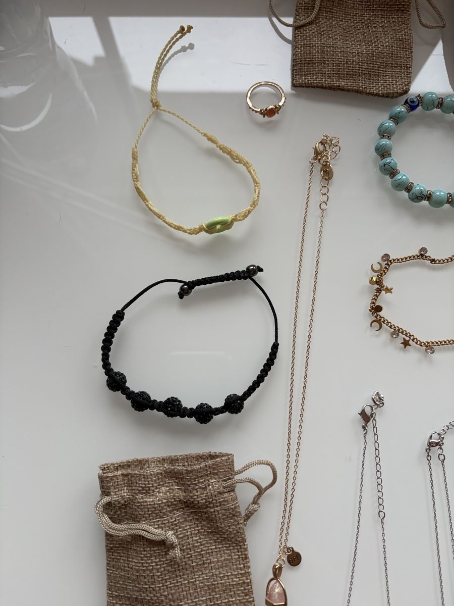 Altri gioielli: Schmuck Konvolut: Ketten, Armbänder, Ringe – Usato da Amlikon-Bissegg venduto da Semi.B. 4