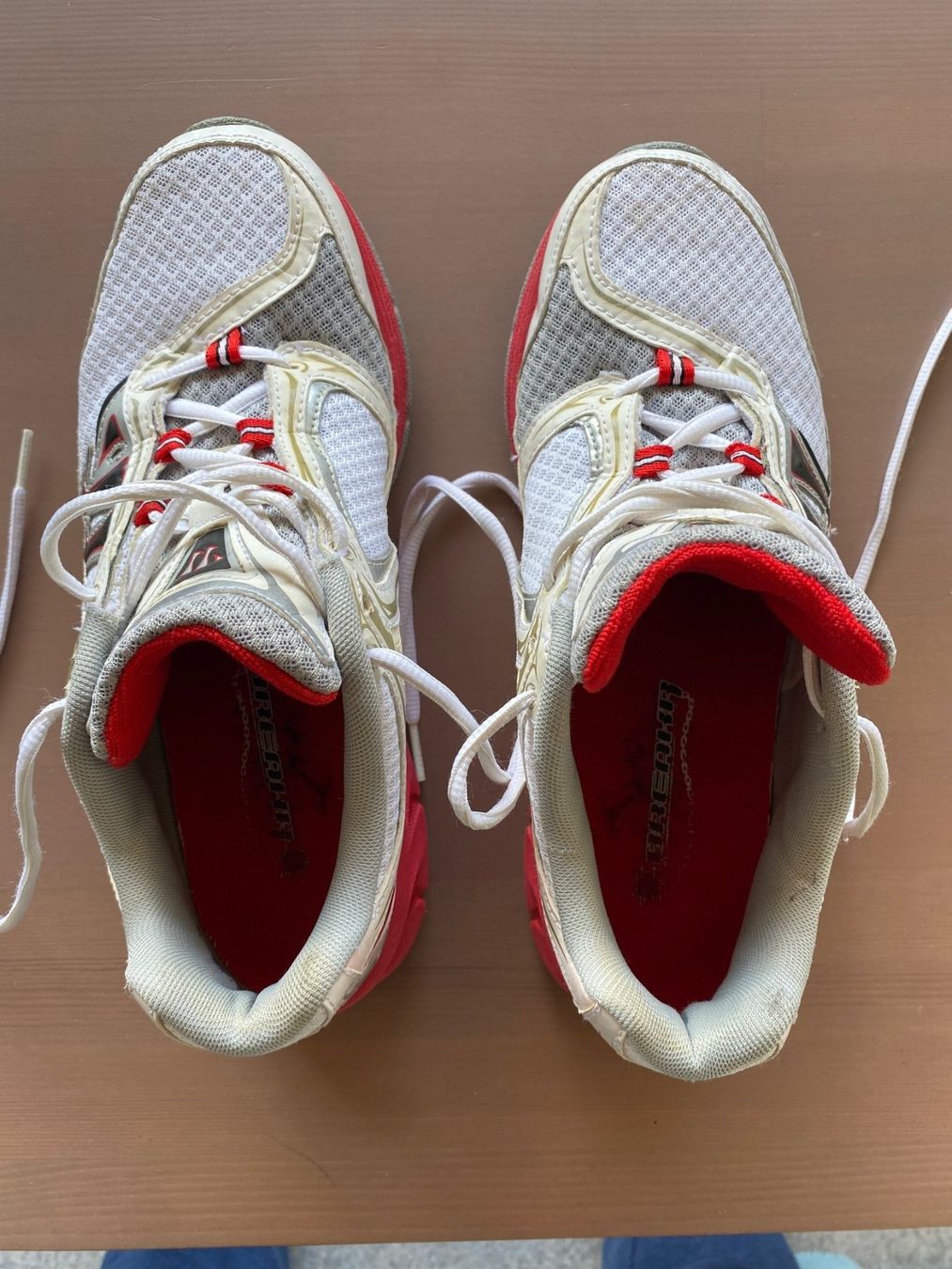 Herrenschuhe: Warrior Hallenschuhe in Grösse 40 – Gebraucht aus Jona von Kigwuahon 3