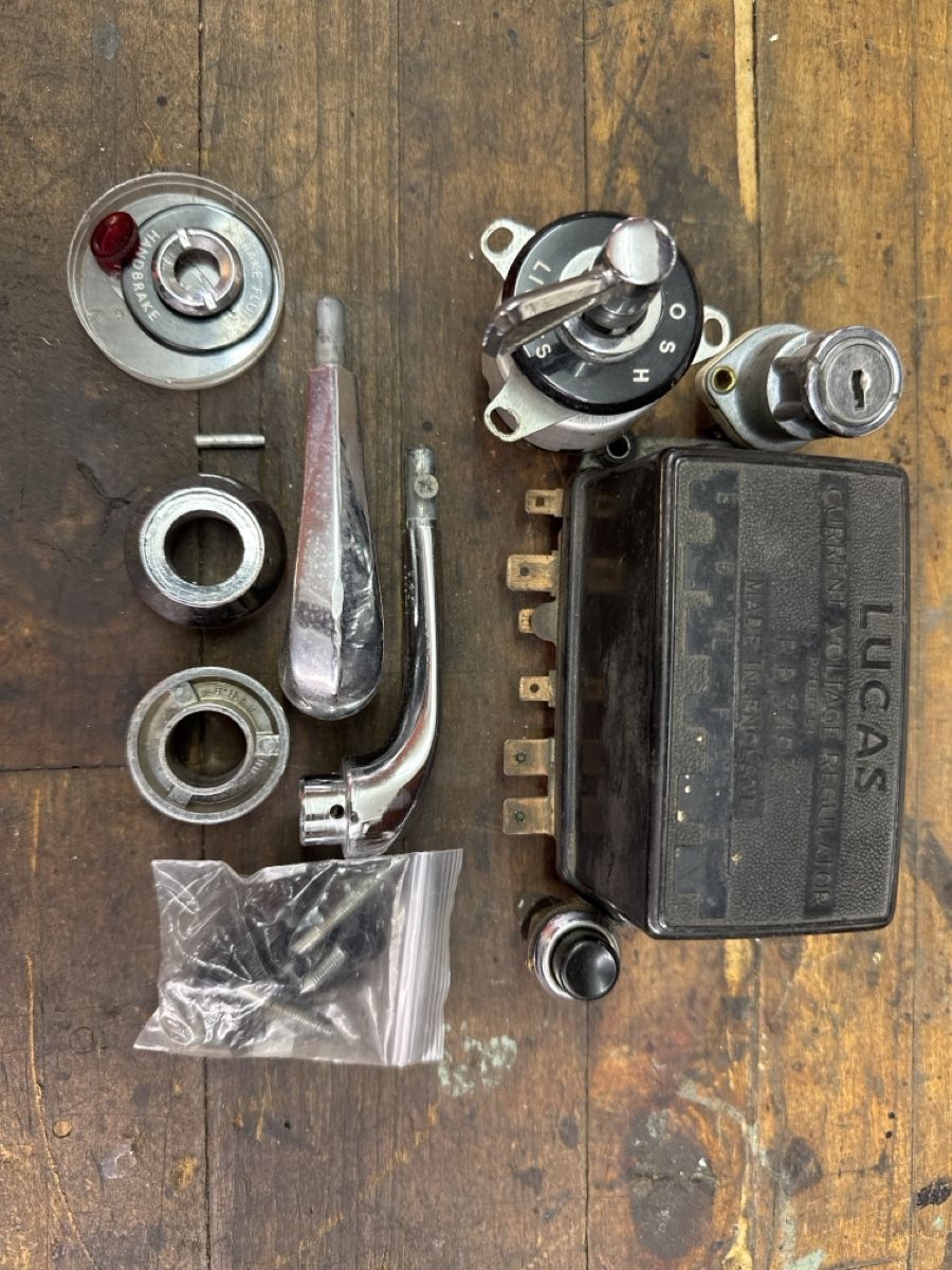Jaguar Tutti pezzi di ricambio auto: Jaguar MK2 Diverse gebraucht Teile – Usato da Madetswil venduto da e_mfish 7