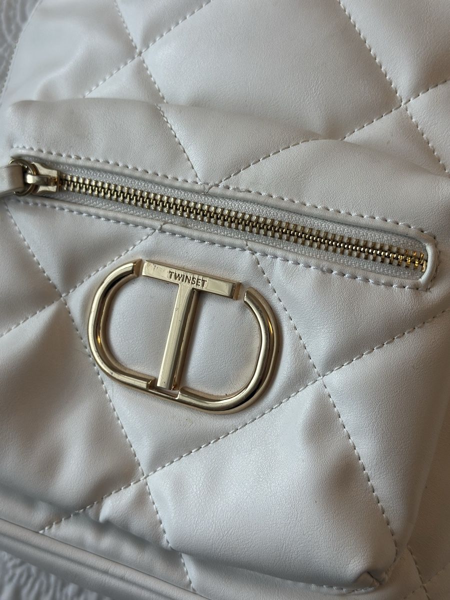 Zaini: Twinset White Quilted Backpack - Stylish and Chic! – Usato da Pfäffikon SZ venduto da KatKad 2