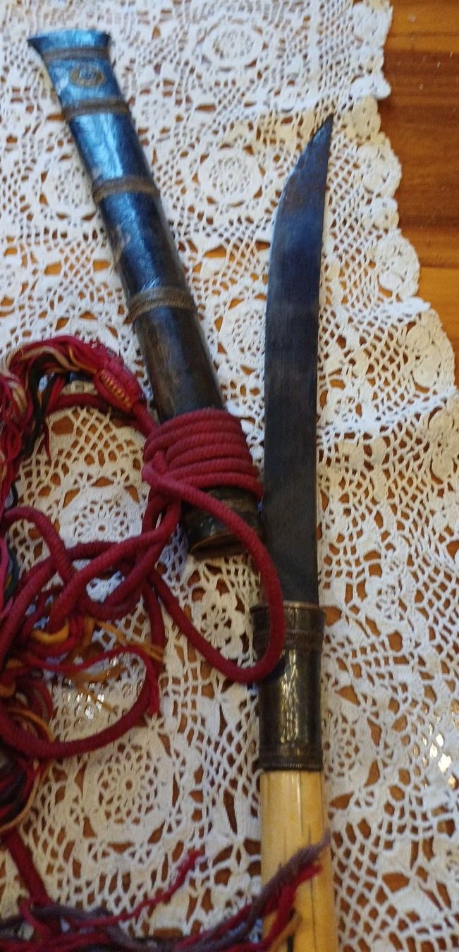 Coltellini militari: Altes Messer mit Scheide und Schnur – Usato da Oberurnen venduto da Schwert64