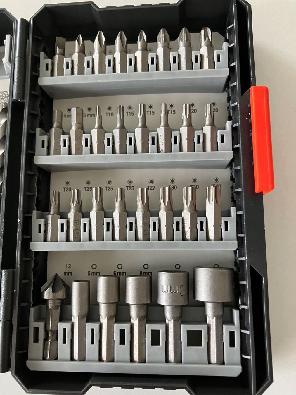 Tutti gli attrezzi: Werkzeugbox mit Bohrer, Bits, Senker, Steckschlüssel – Nuovo e nell'imballaggio originale da Aadorf venduto da heiluz15 2