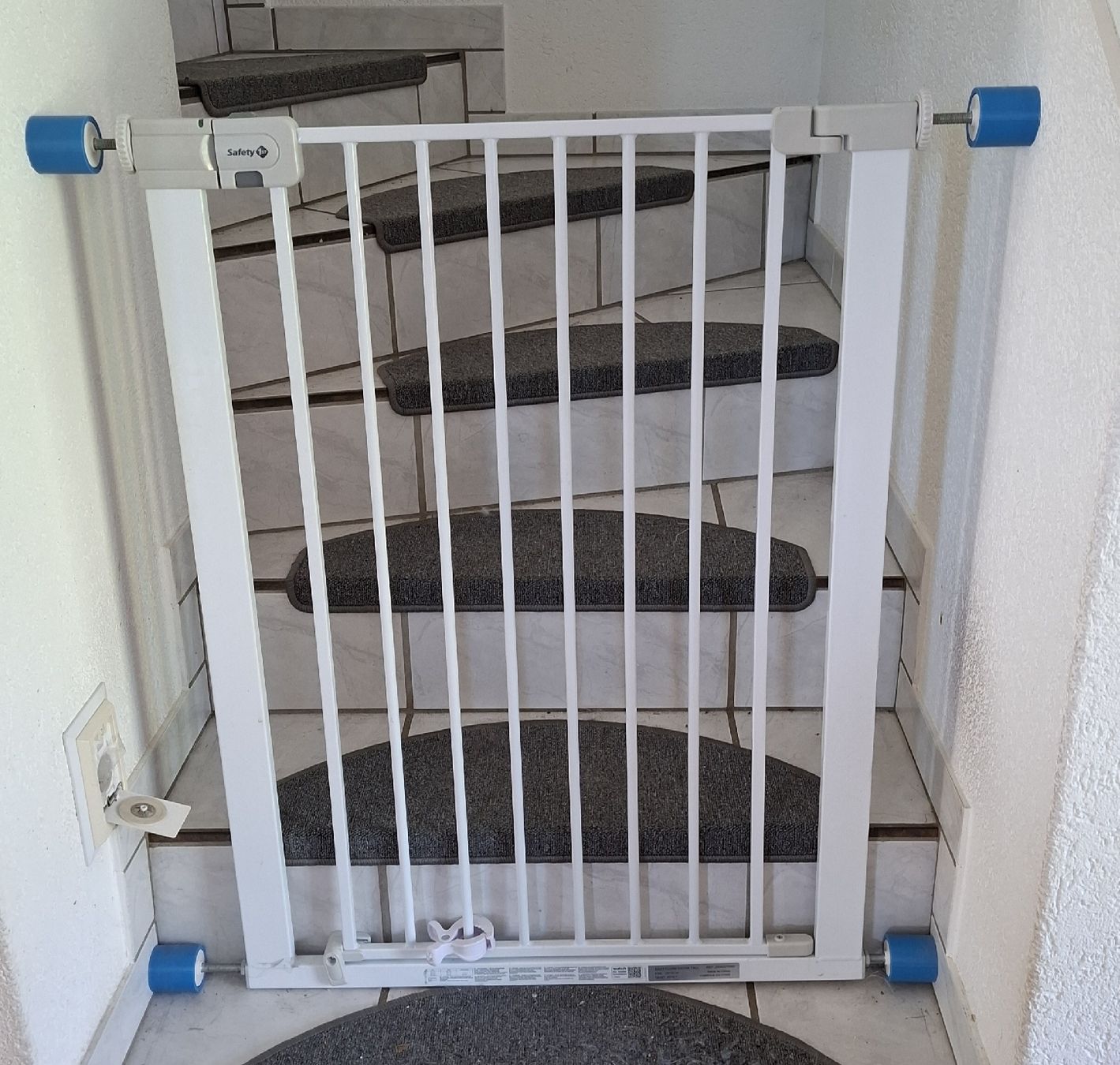 Tutto per la sicurezza: Safety 1st Treppengitter Auto-Close Weiss – Usato da Schnottwil venduto da Cici89