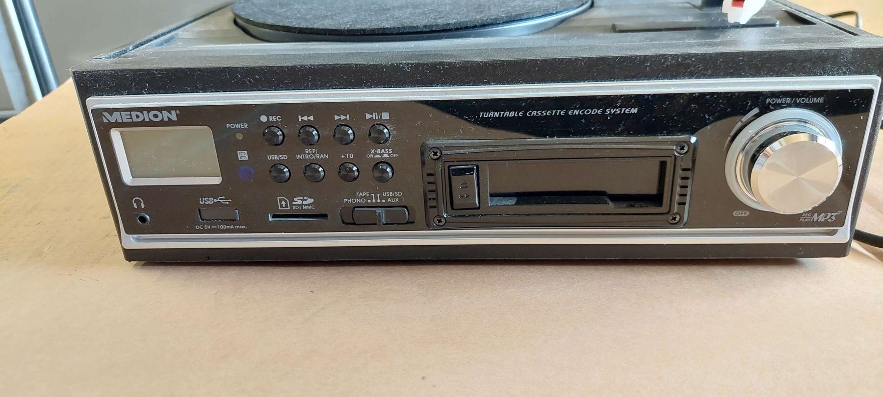 Medion Tourne-disques: Plattenspieler mit 19 Schallplatten – D'occasion à Schöftland par blumi02 2