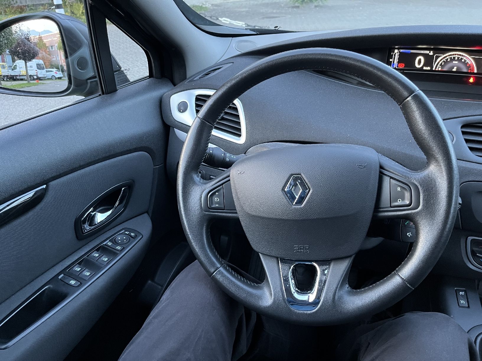 Renault Automobili: Renault Scenic  – Usato da Steffisburg venduto da Muhunthan 2