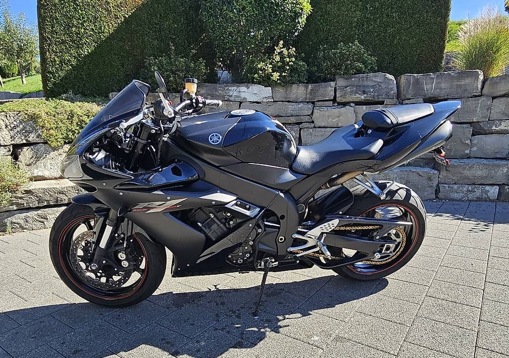 Strada: Yamaha R1  – Usato da Fischbach LU venduto da Togla 1