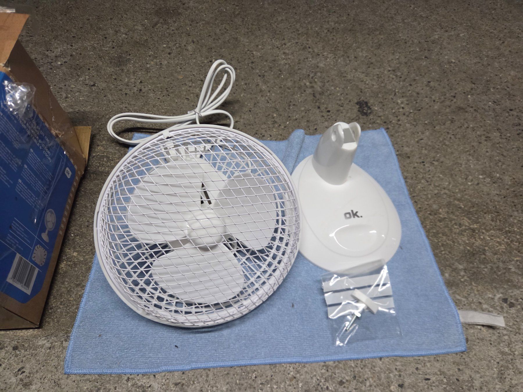 Ventilatori: Ventilateur de table - 15 cm - deux vitesses – Usato da Onex venduto da Fifane 1