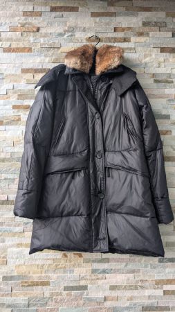 Warme NILE Winterjacke mit Pelzkragen, Grösse M