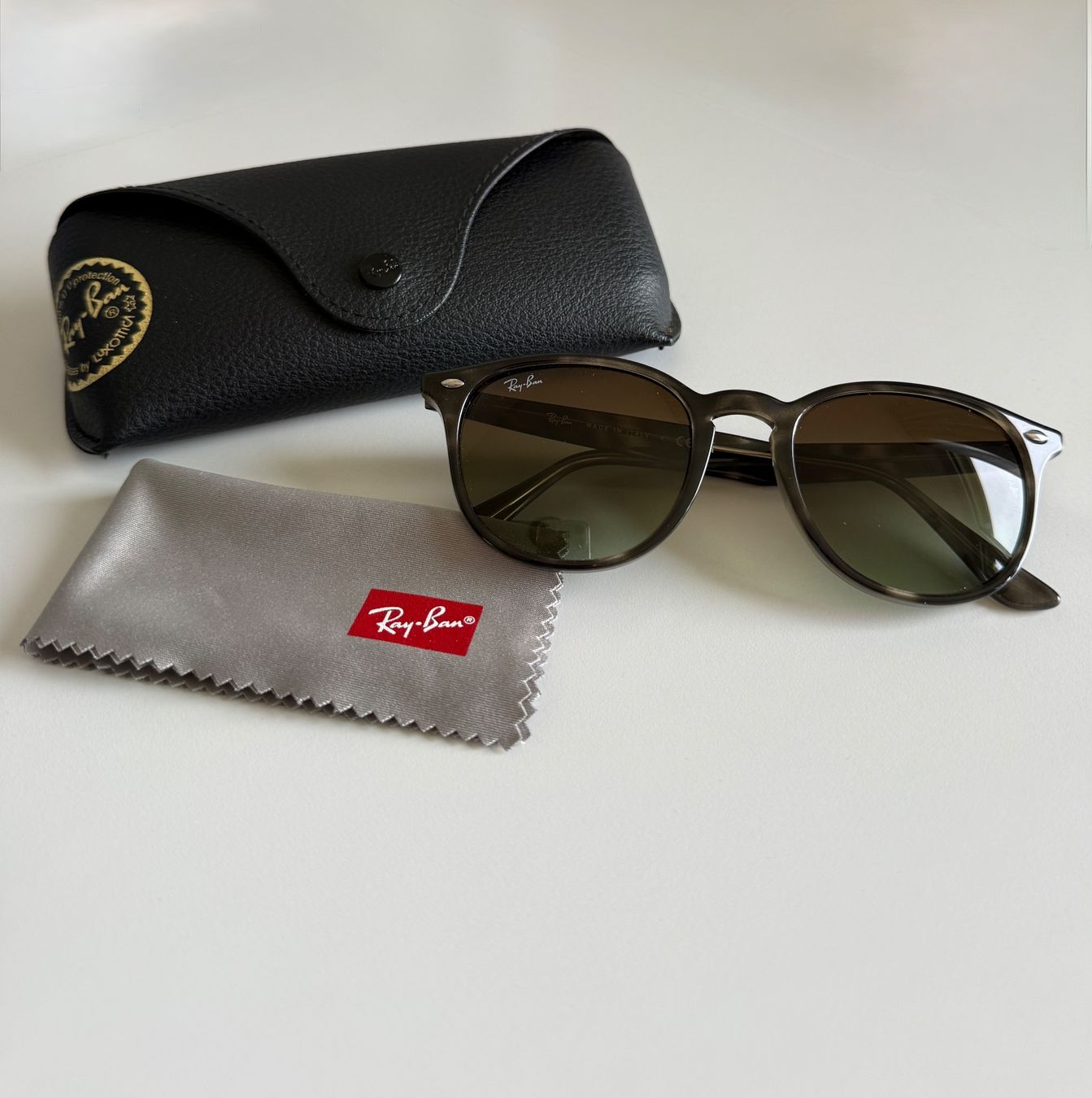 Ray-Ban Occhiali & Lenti: Ray Ban Sonnenbrille – Nuovo (secondo la descrizione) da Sempach venduto da manwil 1