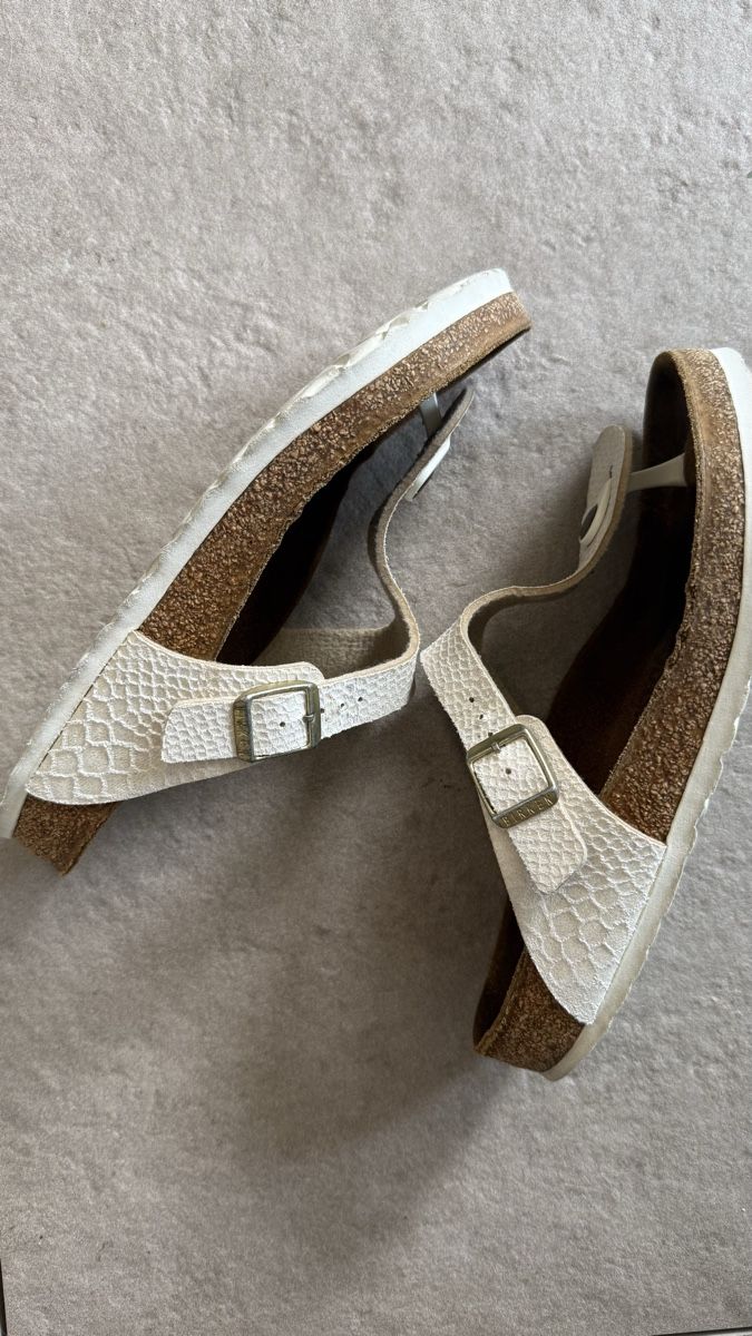 Birkenstock Chaussures femmes: Birkenstock Gizeh sandals size 39  – Défectueux à Boswil par hey.itsme 3