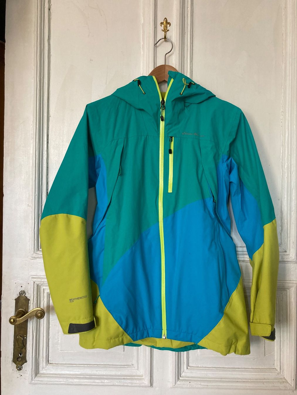 Eddie Bauer Giacche: Eddie Bauer First Ascent Snowboard/skijacke gr. S – Usato da Luzern venduto da Exberlinerz