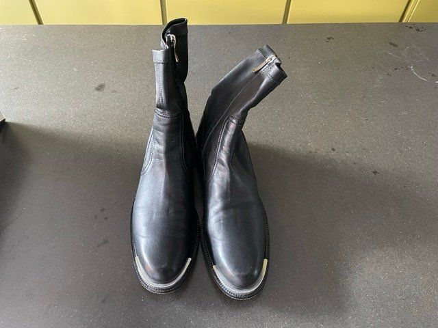 Barbara Bui Chaussures femmes: Lederboots Barbara Bui – D'occasion à Gockhausen par subbotnik
