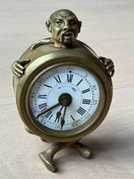 Wecker mit sitzdem Chinesischen Mandarin Motiv